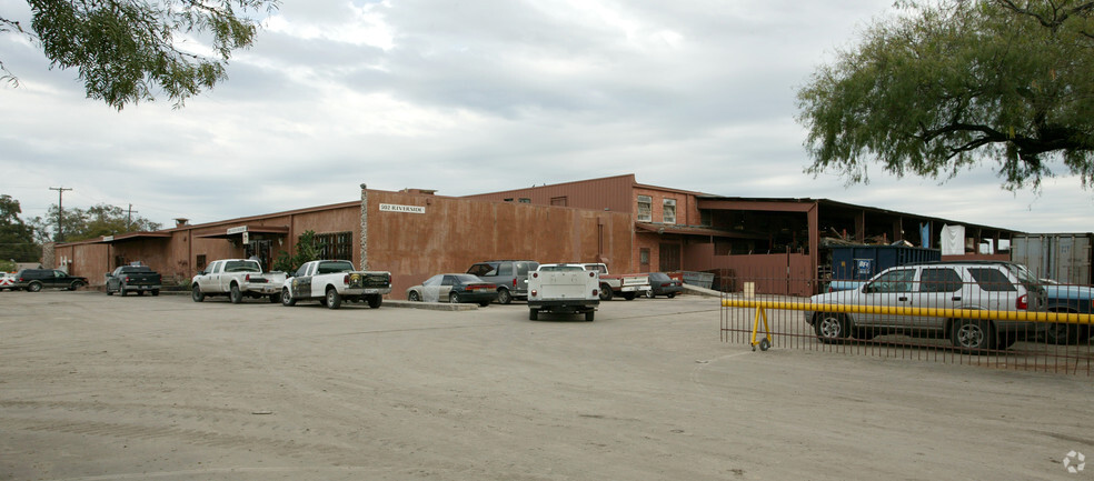 1350 E Southcross Blvd, San Antonio, TX à louer - Photo de l’immeuble – Image 2 sur 13