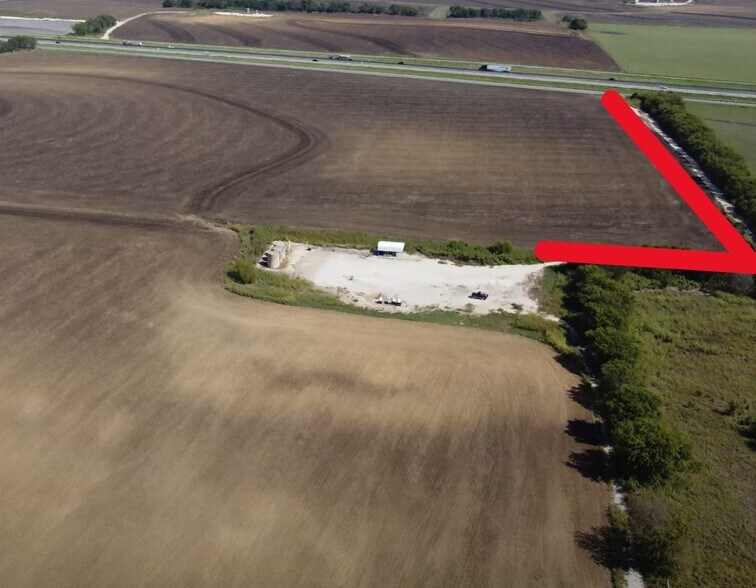 10536 I-35W Frontage rd, Grandview, TX à vendre - Aérien – Image 3 sur 5