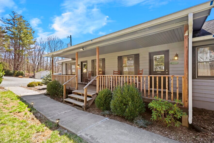 157 Hill St, Blowing Rock, NC à vendre - Photo de l’immeuble – Image 2 sur 7
