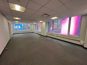 1501 Broadway, New York, NY à louer Photo intérieure– Image 1 sur 2