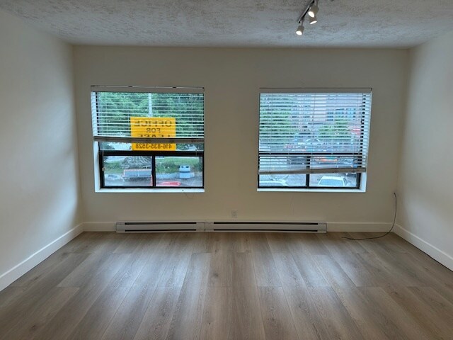 729 Bloor St W, Toronto, ON à vendre - Photo de l’immeuble – Image 2 sur 5