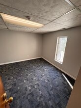 102 Derry St, Hudson, NH à louer Photo intérieure– Image 2 sur 4