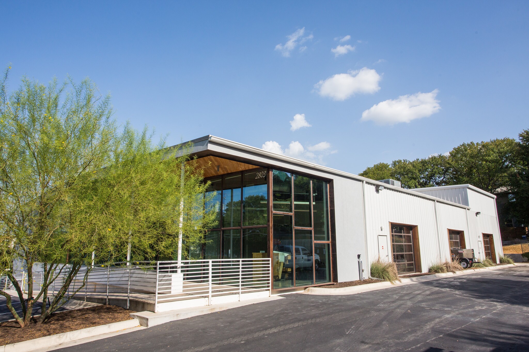 2803 Manor Rd, Austin, TX à louer Photo de l’immeuble– Image 1 sur 10