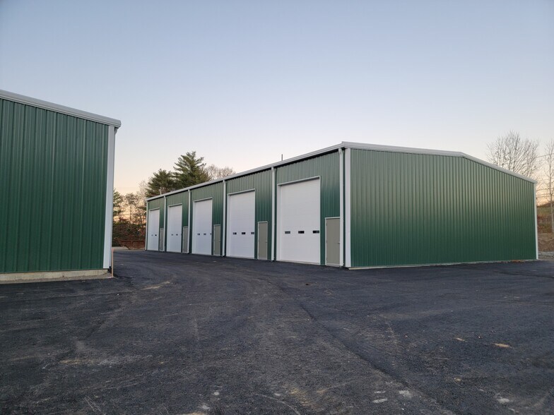 2 Lillian Way, Carver, MA à louer - Photo de l’immeuble – Image 1 sur 14