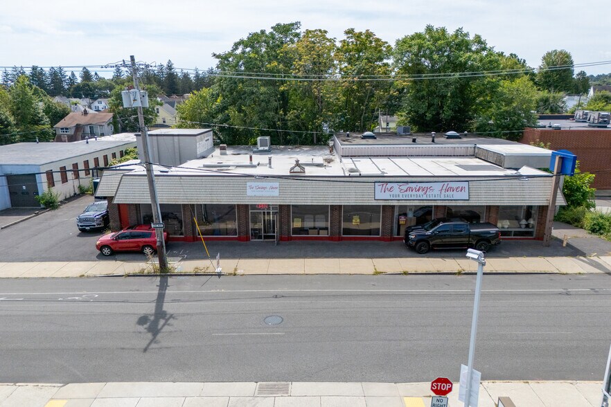 1594 Dwight St, Holyoke, MA à louer - Photo de l’immeuble – Image 3 sur 6