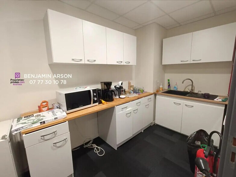 Bureau dans Aix-les-Bains à vendre - Photo de l’immeuble – Image 3 sur 6