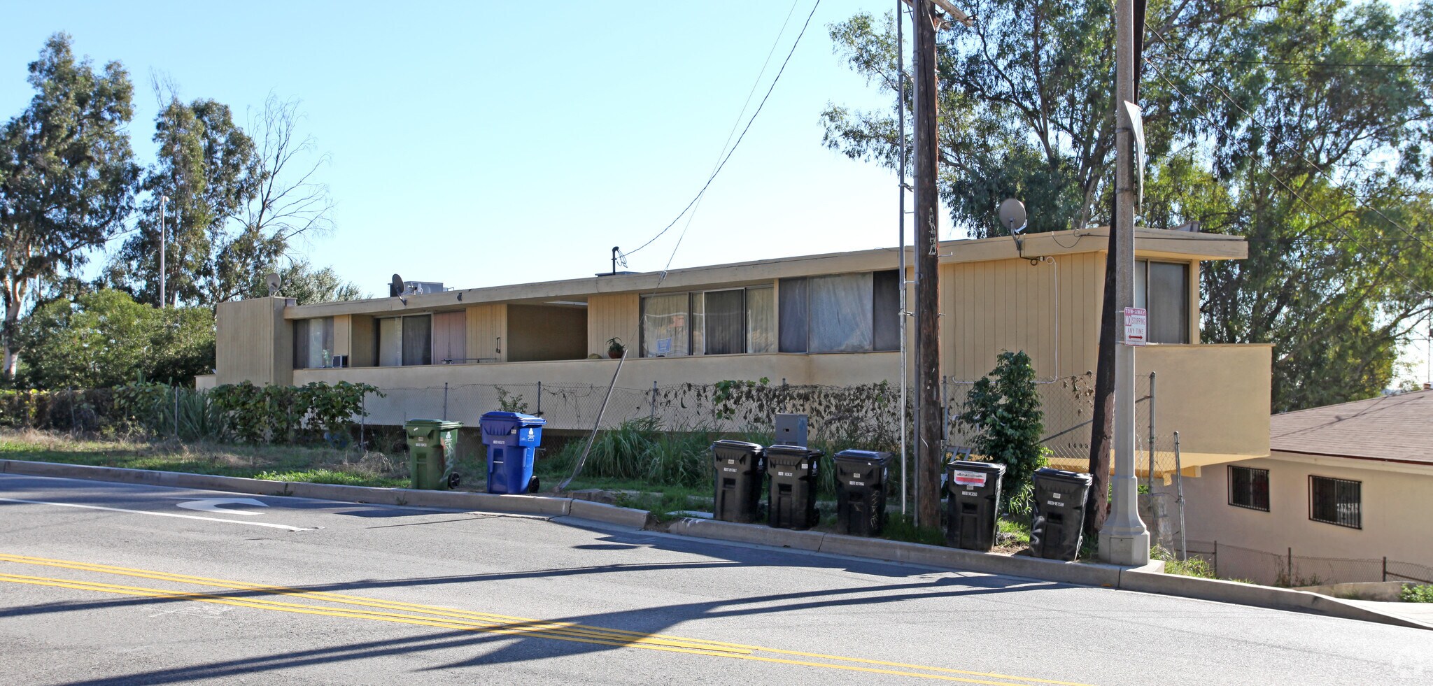 1491 Stadium Way, Los Angeles, CA à vendre Photo de l’immeuble– Image 1 sur 12