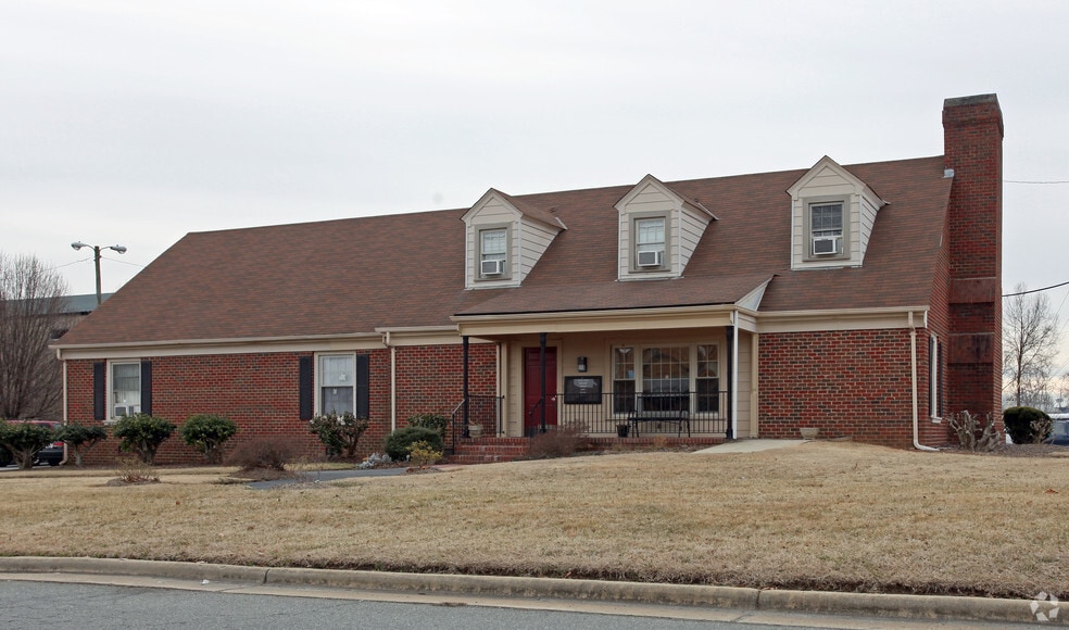 291 Graham Hopedale Rd, Burlington, NC à louer - Photo principale – Image 1 sur 13