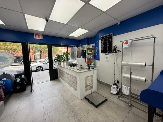 30-23 30th St, Astoria, NY à louer - Photo de l’immeuble – Image 3 sur 7