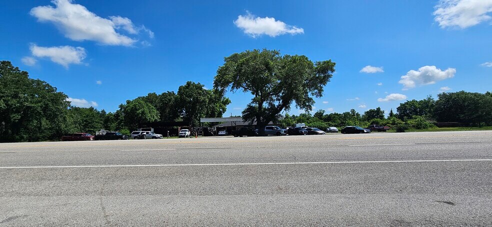 19624 E Highway 6, Alvin, TX à vendre - Photo de l’immeuble – Image 2 sur 6
