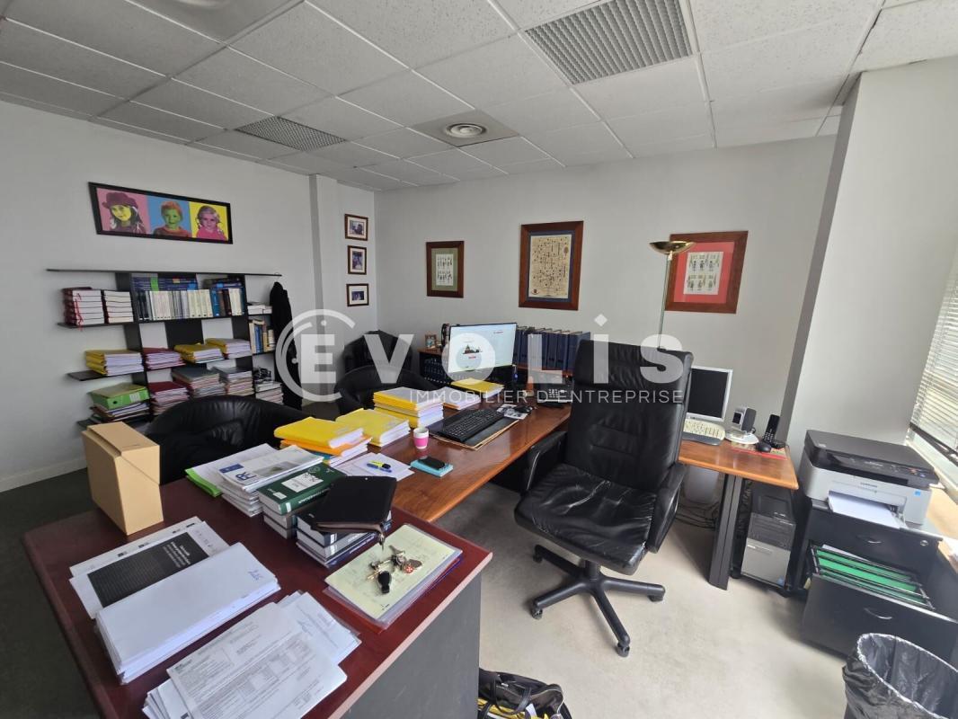Bureau dans Evry Courcouronnes à vendre Photo intérieure– Image 1 sur 16