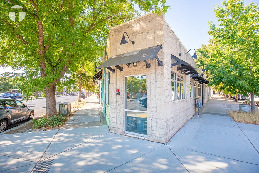 3527 Broadway, Sacramento, CA à vendre - Photo de l’immeuble – Image 2 sur 24