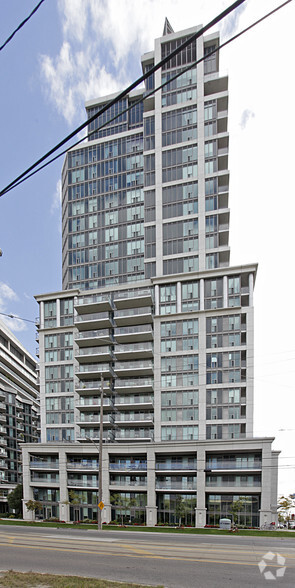 2121-2139 Lake Shore Blvd W, Toronto, ON à vendre - Photo de l’immeuble – Image 2 sur 2