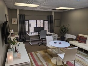 701 4th St, Santa Rosa, CA à louer Photo intérieure– Image 2 sur 6