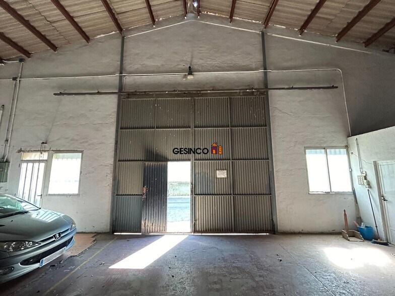 Industriel/Logistique dans L'Alcúdia de Crespins, Valencia à vendre - Photo de l’immeuble – Image 2 sur 6