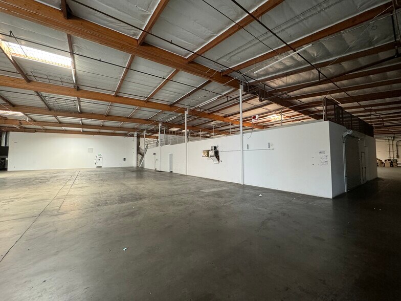 1014 Griswold Ave, San Fernando, CA à louer - Photo de l’immeuble – Image 3 sur 9