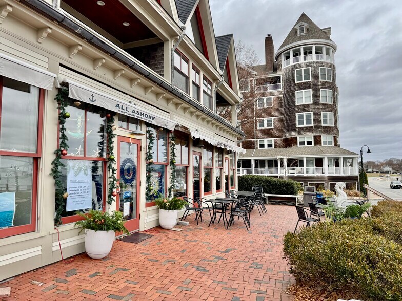 47 Conanicus Ave, Jamestown, RI à louer - Photo de l’immeuble – Image 2 sur 9