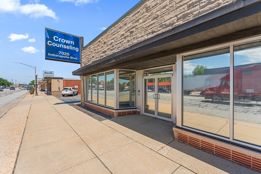 7025 Indianapolis Blvd, Hammond, IN à vendre - Photo de l’immeuble – Image 2 sur 20