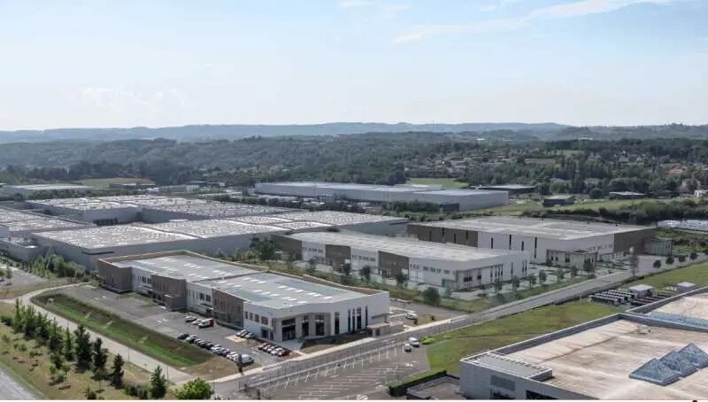 9001 Avenue Stève Biko, Villefontaine à louer - Photo de l’immeuble – Image 2 sur 14