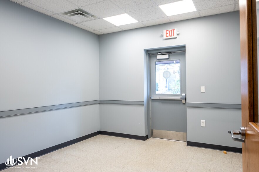 1031 Lexington Rd, Georgetown, KY à louer - Photo de l’immeuble – Image 2 sur 12