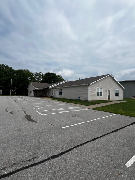 509 W Lone Jack Lees Summit Rd, Lone Jack, MO à vendre - Photo de l’immeuble – Image 3 sur 15
