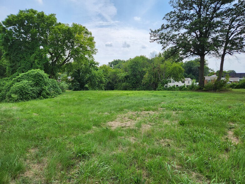 2425-2431 W Clay St, Saint Charles, MO à vendre - Photo de l’immeuble – Image 3 sur 8