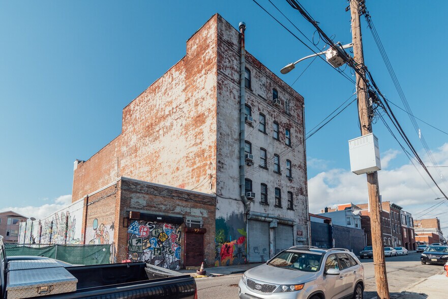 622 Communipaw Ave, Jersey City, NJ à vendre - Photo de l’immeuble – Image 2 sur 4