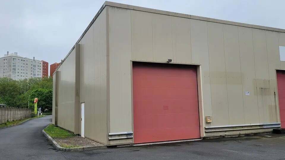 Local d’activités dans Le Grand-Quevilly à louer Photo de l’immeuble– Image 1 sur 10