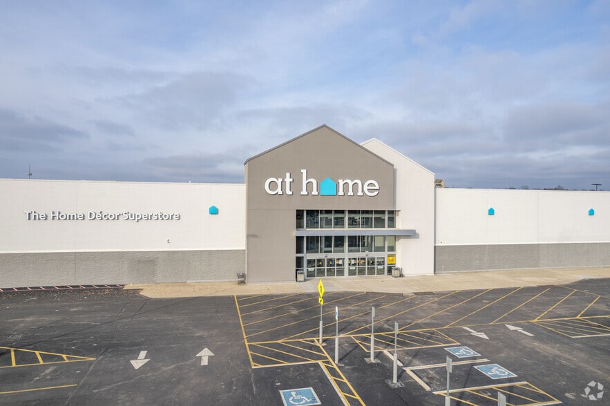 4825 Marburg Ave, Cincinnati, OH à louer - Photo principale – Image 1 sur 13