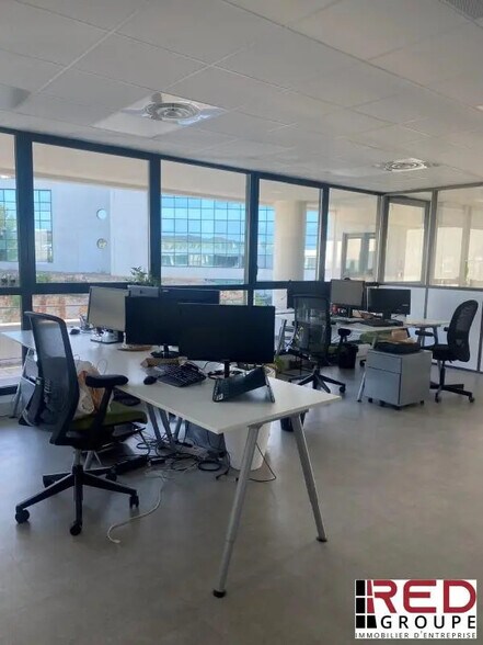 Bureau dans La Ciotat à vendre - Photo de l’immeuble – Image 2 sur 5