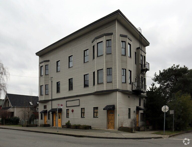 406 Union St, Vancouver, BC à vendre - Photo principale – Image 1 sur 16