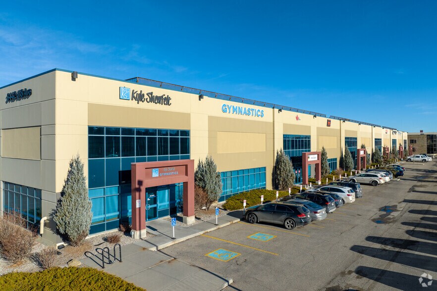 3442 118th Ave SE, Calgary, AB à louer - Photo principale – Image 1 sur 5