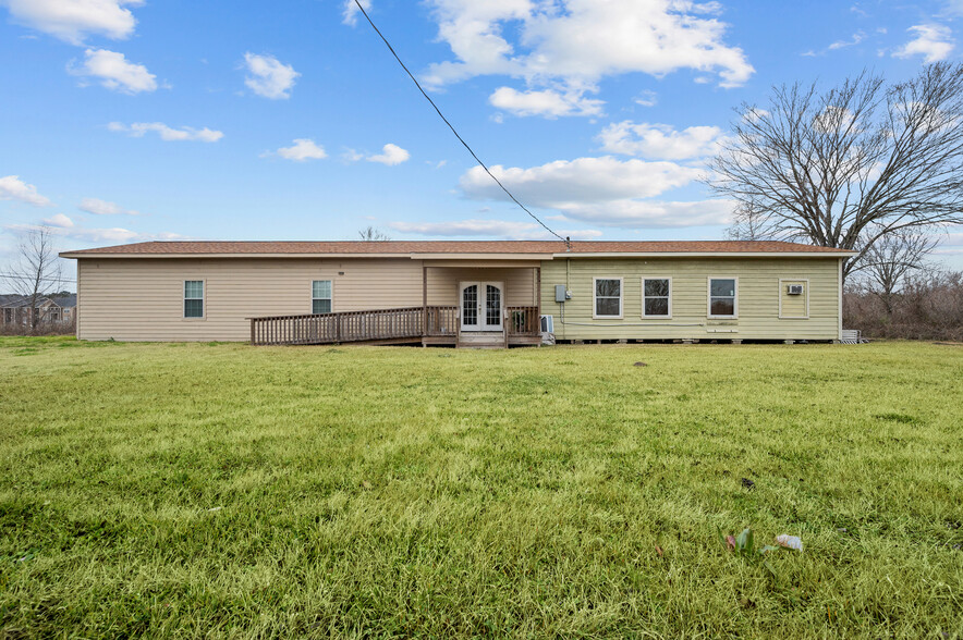 1208 W Clayton St, Dayton, TX à vendre - Photo principale – Image 1 sur 33