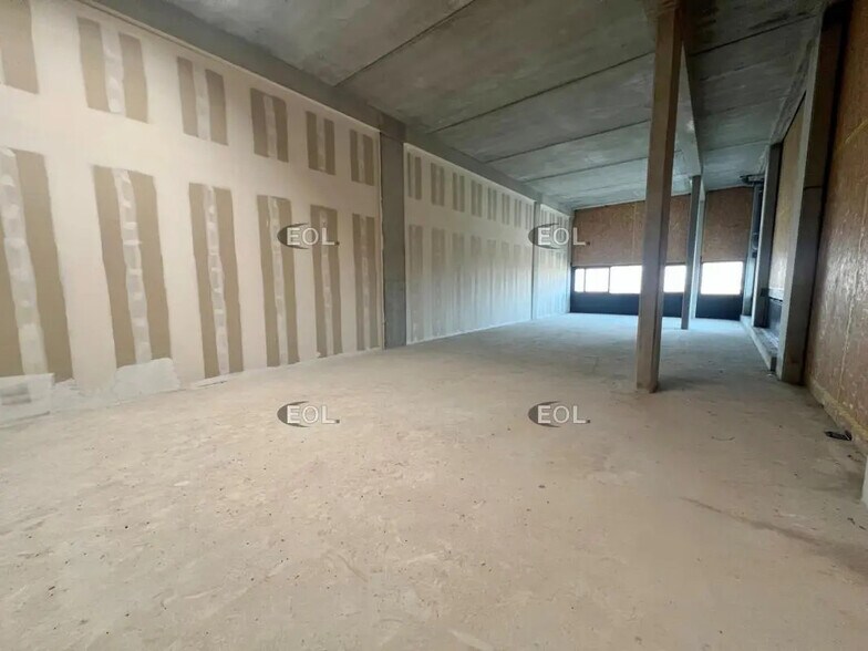 Industriel/Logistique dans Tremblay-en-France à vendre - Photo de l’immeuble – Image 2 sur 13