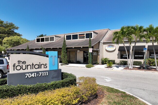 Plus de détails pour 7041-7111 W Commercial Blvd, Tamarac, FL - Bureau, Local commercial à louer