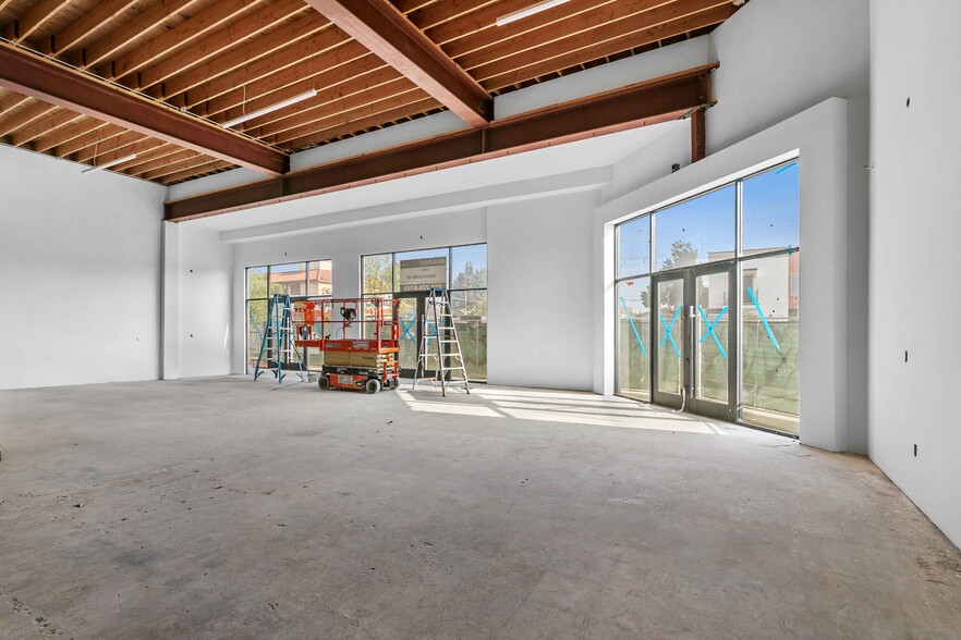 5933 Vineland Ave, North Hollywood, CA à louer - Photo de l’immeuble – Image 2 sur 39