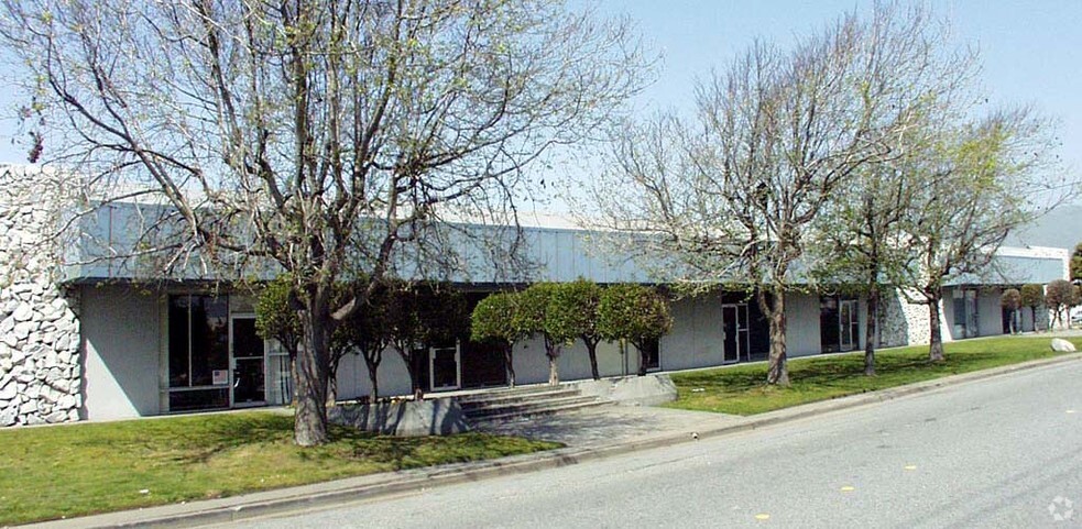 286-298 Lawrence Ave, South San Francisco, CA à louer - Photo de l’immeuble – Image 2 sur 9