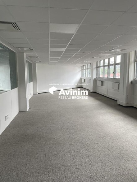 Bureau dans Fontenay-sous-Bois à louer - Photo de l’immeuble – Image 3 sur 15