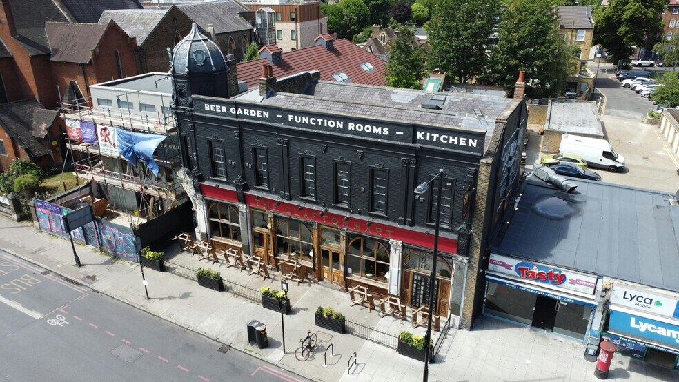 231 Lower Clapton Rd, Londres à vendre - Photo de l’immeuble – Image 2 sur 12