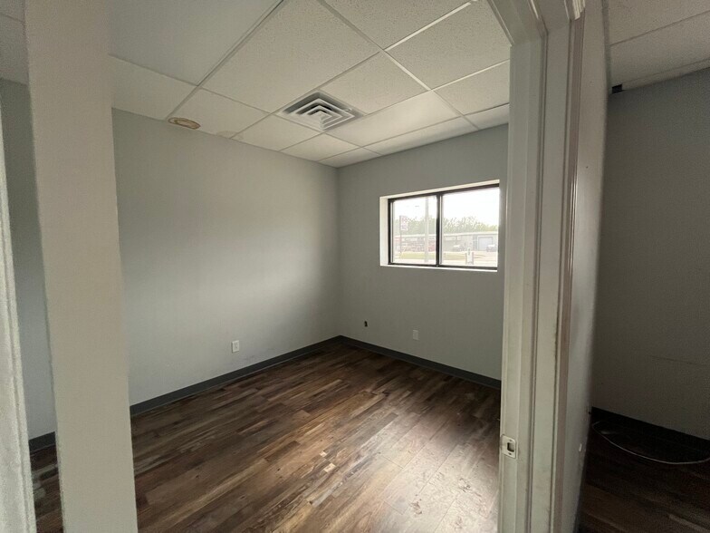 206 N West St, Wichita, KS à vendre - Photo de l’immeuble – Image 3 sur 7