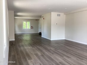 720 Lacey Rd, Forked River, NJ à louer Photo intérieure– Image 2 sur 3