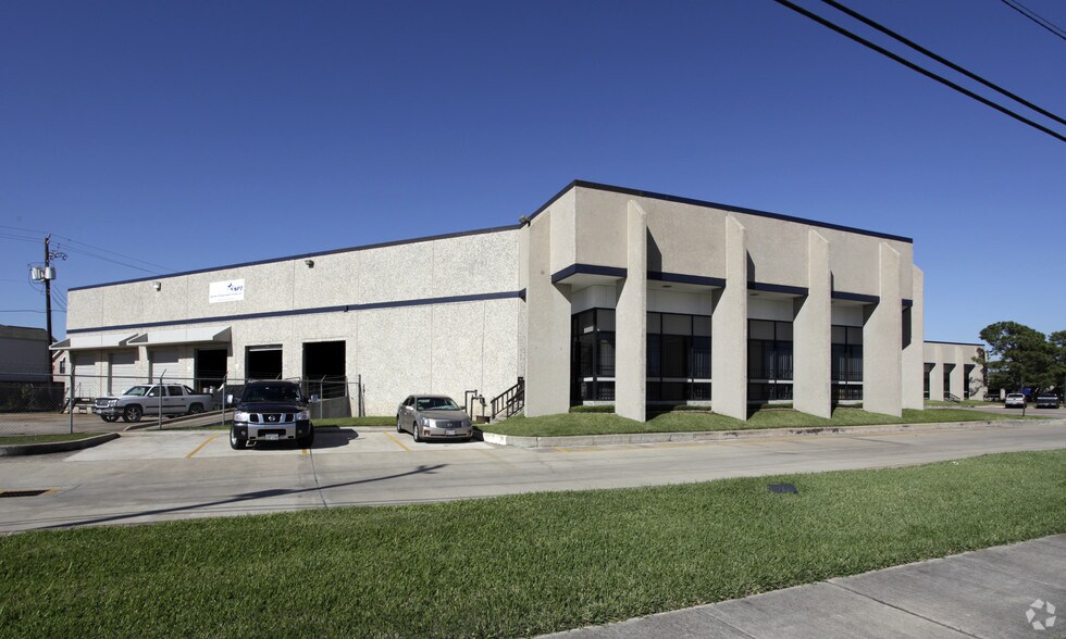 5957-5973 S Loop Fwy E, Houston, TX à louer - Photo de l’immeuble – Image 1 sur 6