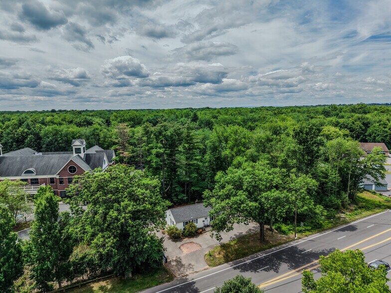 88 Hazard Ave, Enfield, CT à vendre - Photo de l’immeuble – Image 3 sur 29