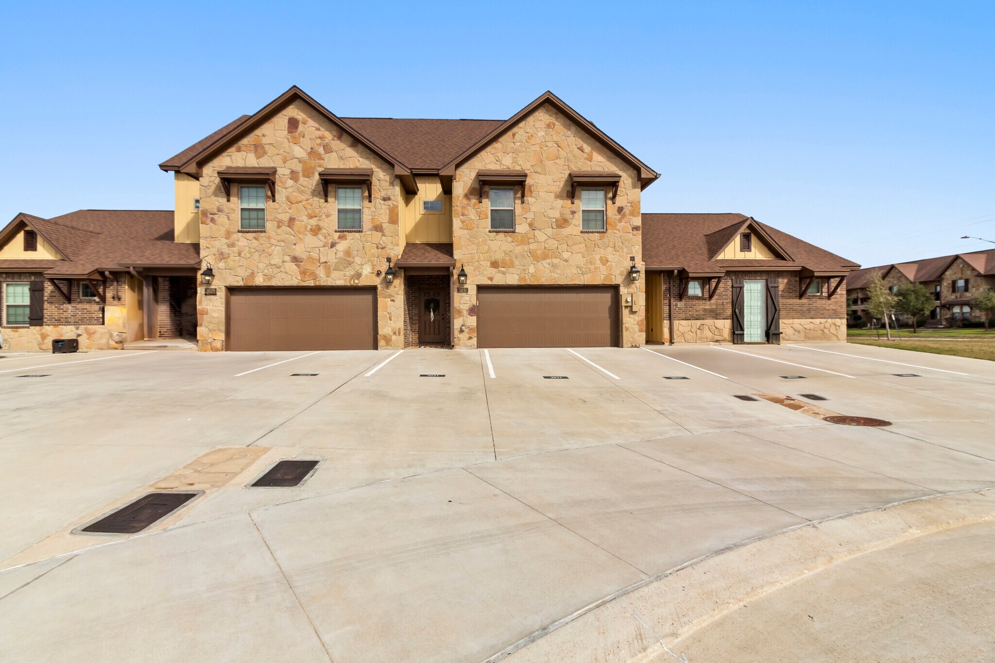 4038 Gunner Trl, College Station, TX à vendre Photo de l’immeuble– Image 1 sur 32