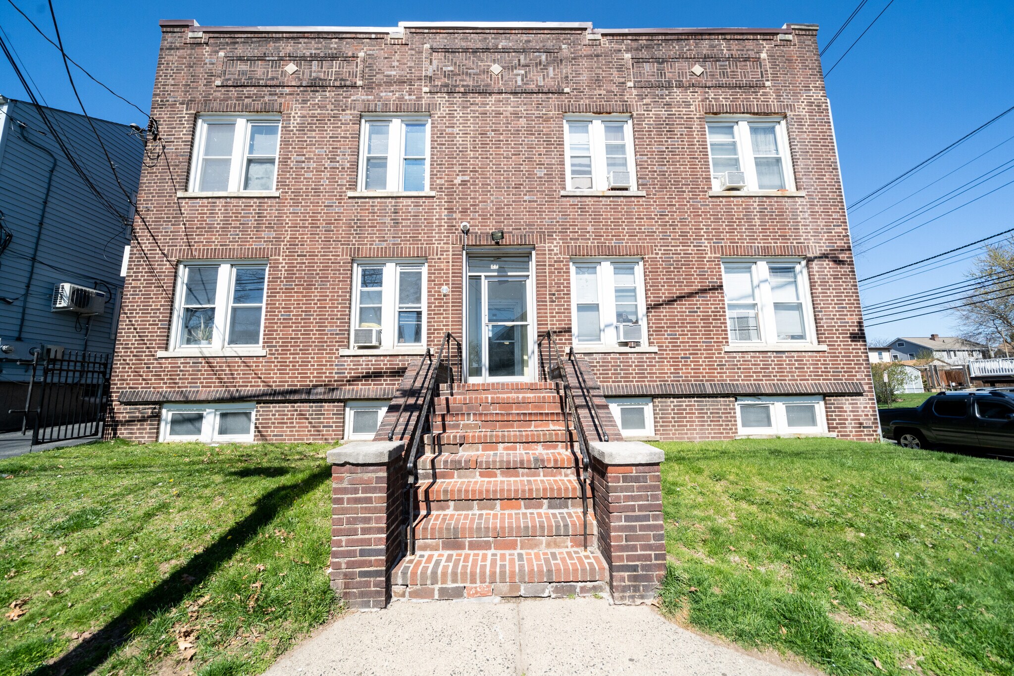 48 8th Ave, Passaic, NJ à vendre Photo principale– Image 1 sur 50