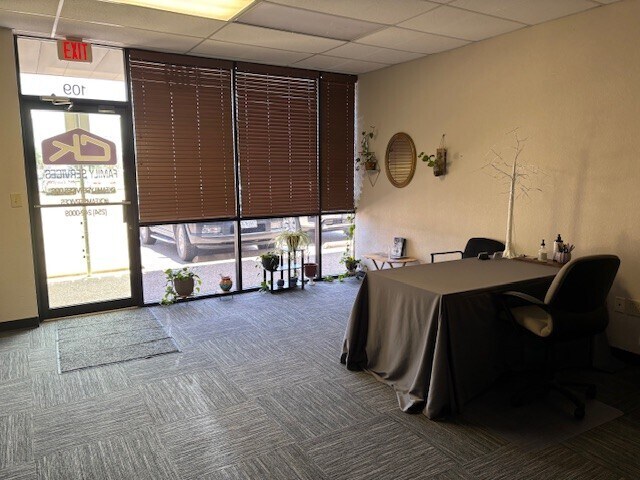 611 W State Highway 6, Waco, TX à louer - Photo de l’immeuble – Image 3 sur 7