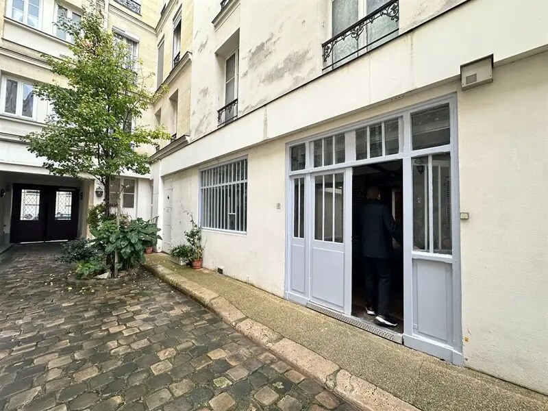 Local commercial dans Paris à louer Photo de l’immeuble– Image 1 sur 10