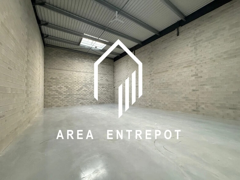 Local d'activités dans Marignane à vendre - Photo intérieure – Image 3 sur 8