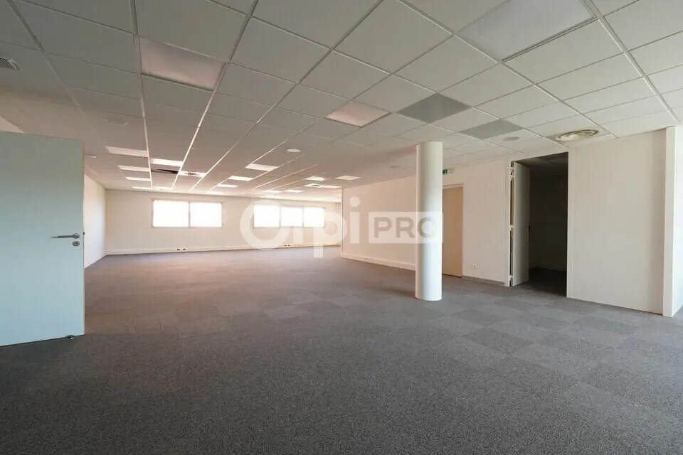 Bureau dans OULLINS-PIERRE-BÉNITE à vendre Photo de l’immeuble– Image 1 sur 13