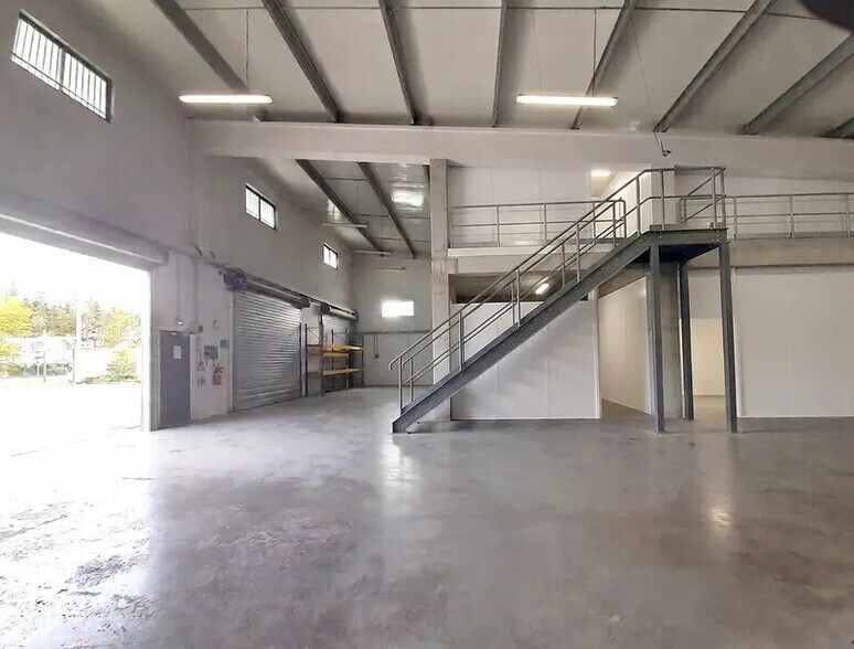 Industriel/Logistique dans Mougins à louer - Photo intérieure – Image 2 sur 9